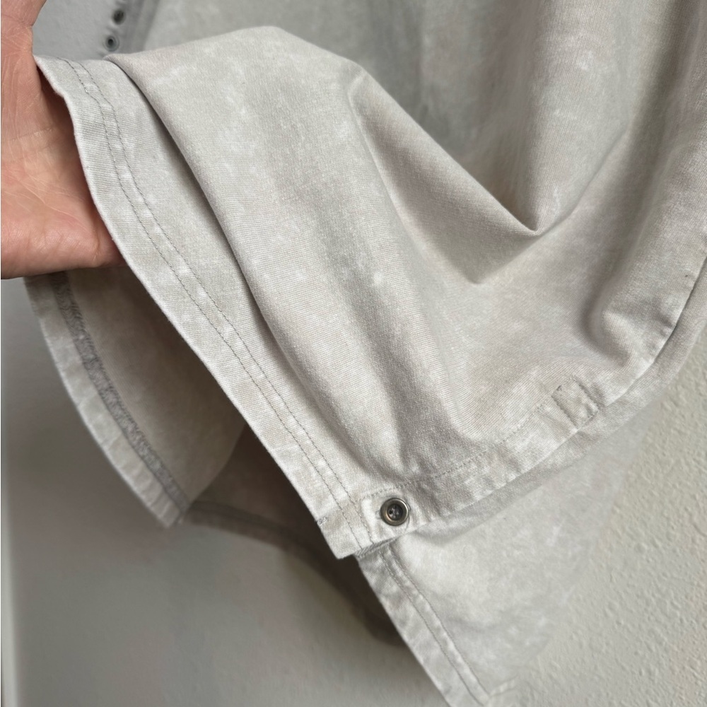JANE+DELANCEY Short Sleeve Sweatshirt with Button Detail - Picture 4 of 9